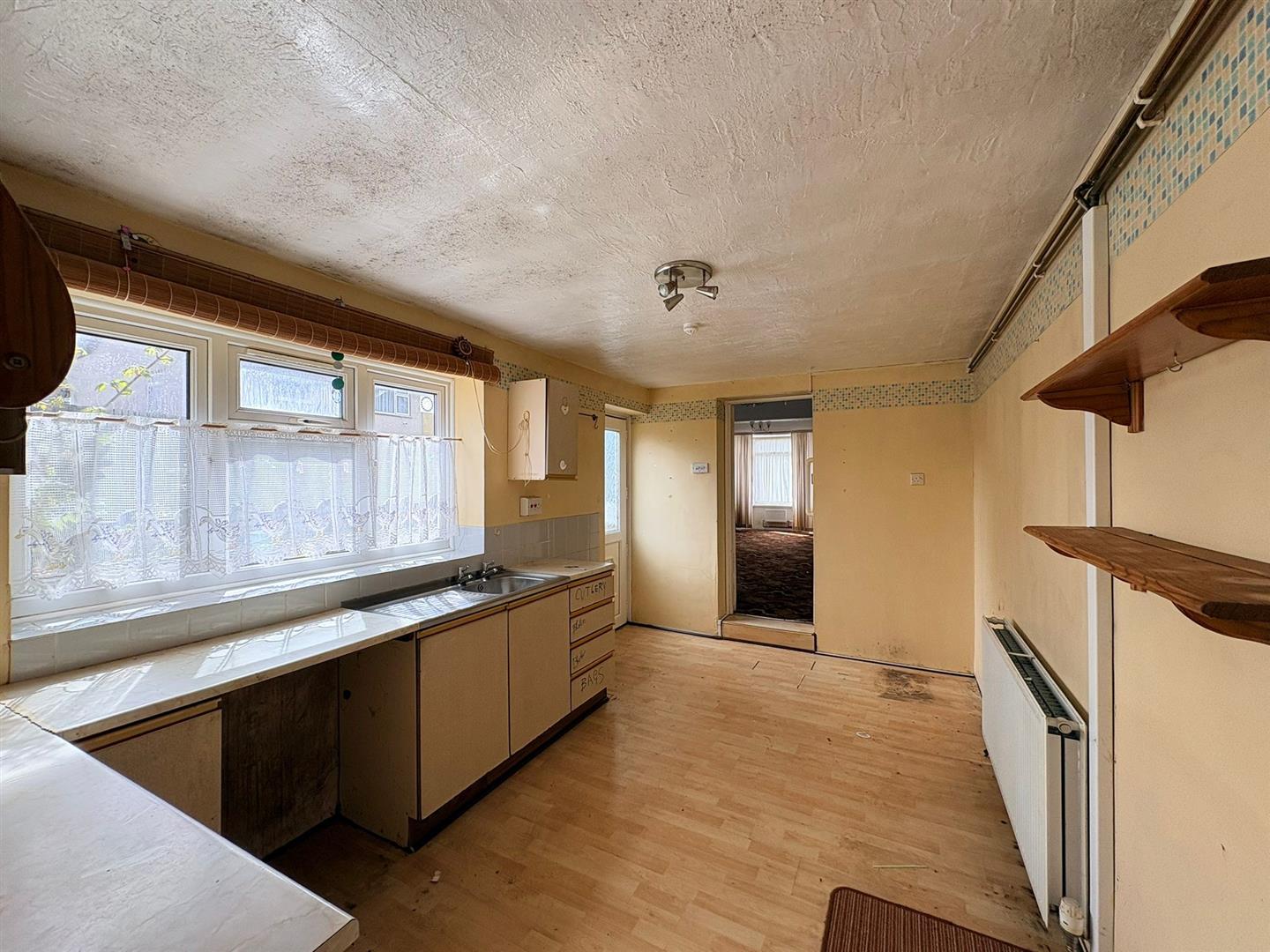 Lan Avenue, Morriston, Swansea, SA6 7AZ